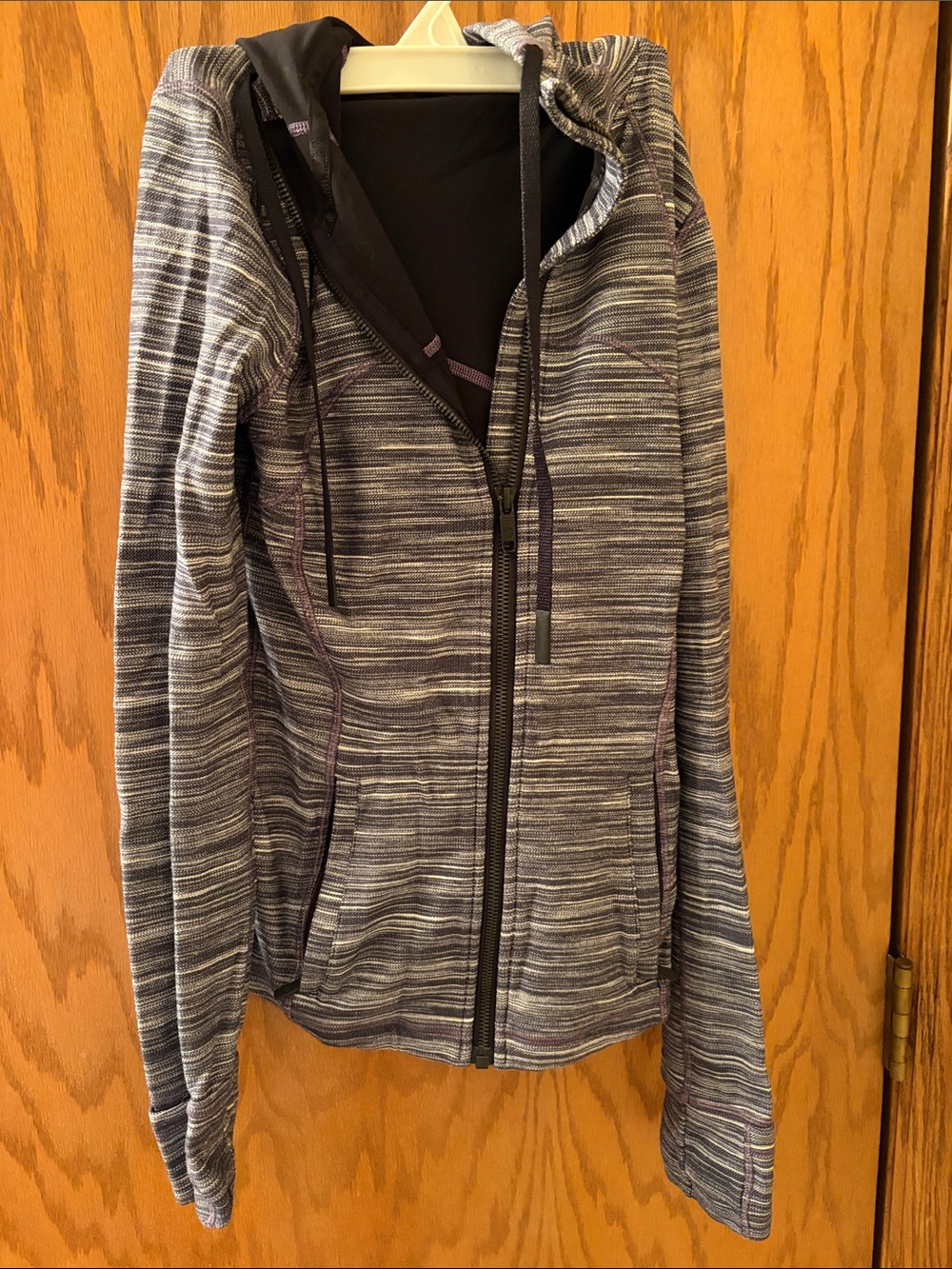 Lululemon women’s define jacket hooded nulu Striped Gray Zip Jacket size 4